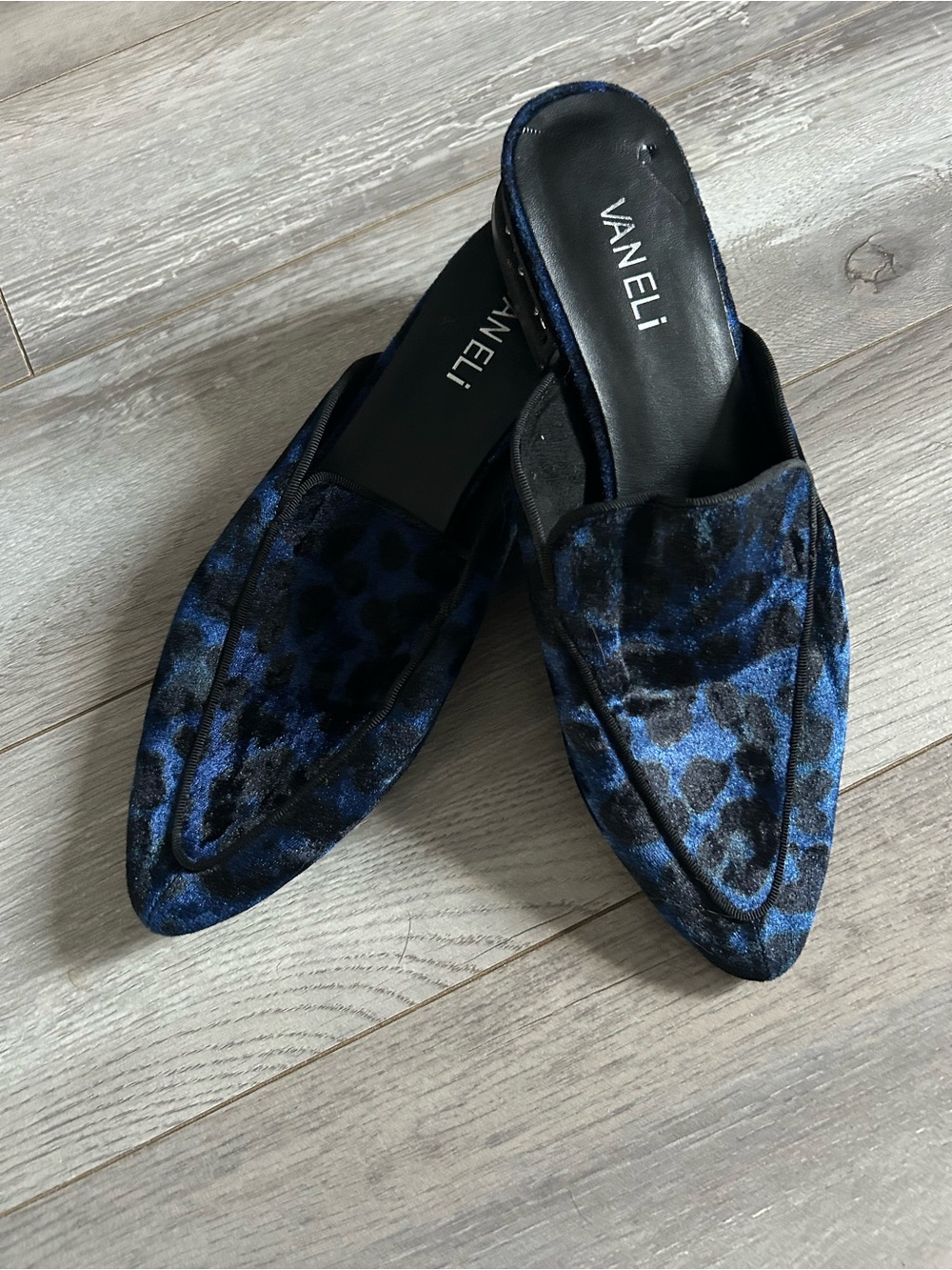 Vaneli Blue and Black Velvet Leopard Slip-On Mules 7.5
